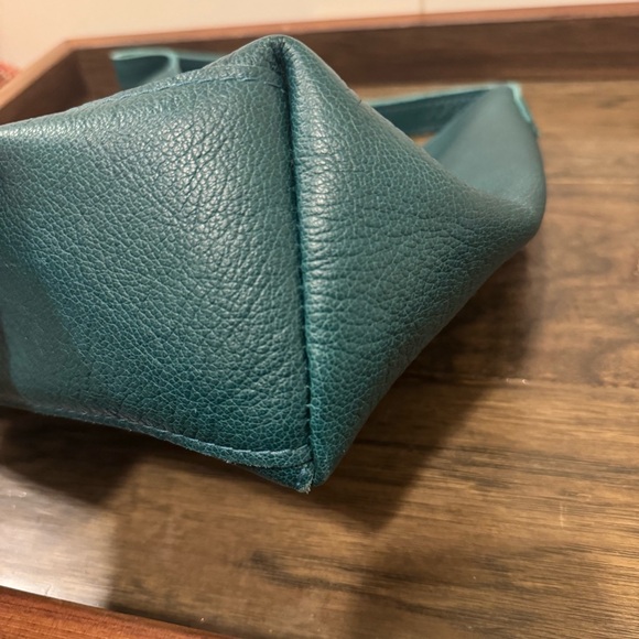 Portland Leather Goods Large Naomi Shoulder Bag in Sea Glass - Picture 8 of 9